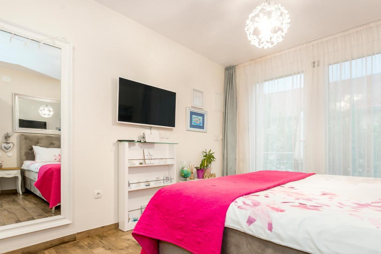 Apartments Stella Mariela 希贝尼克 外观 照片