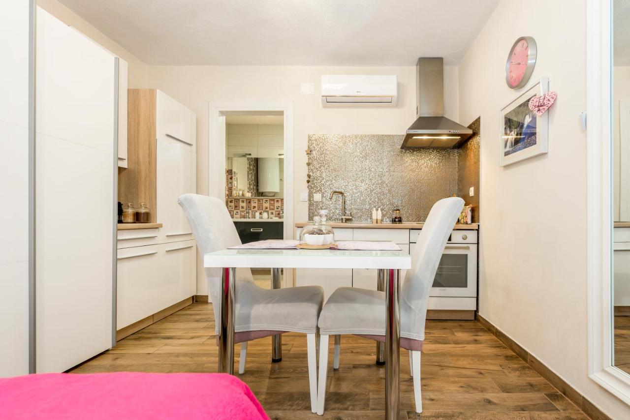 Apartments Stella Mariela 希贝尼克 外观 照片